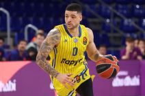 Ife Lundberg vodi loptu protiv Barselone