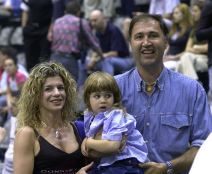 Zufer Avdija i sin Deni Avdija (1).jpg