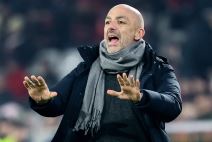 Žarko Lazetić smiruje svoje igrače u Makabiju.