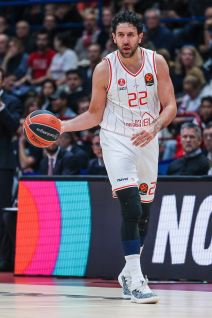 Vasilije Micić plejmejker Hapoela na utakmici Evrolige