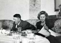 Eva Braun (4).jpg