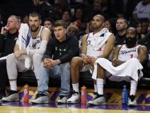 Bogdan Bogdanović Ivica Zubac Nikolas Batum i Džejms Harden na klupi Klipersa