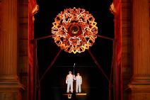 Alberto Tomba upalio olimpijski plamen (3).jpg