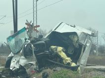 Kombi na koji je naleteo voz (2).jpg