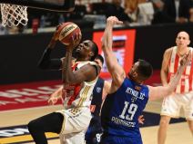 Detalj sa meča košarkaša Crvene zvezde i Budućnosti.