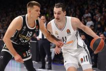 Arijan Lakić i Mario Hezonja u duelu na Partizan Real.jpg
