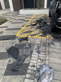 Baka Prase zapaljen auto na mestu za invalide (2).jpg