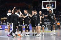 Košarkaši Partizana na okupu