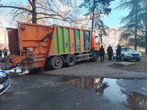 Prve slike saobraćajne nesreće na Novom Beogradu (4).jpg