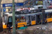 Tramvaj iskočio iz šina u Milanu (2).jpg