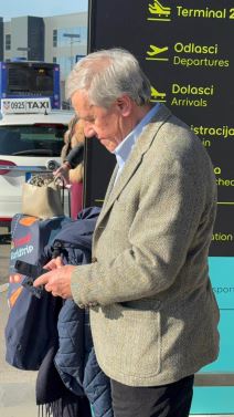 Muz Suzane Mancic u javnosti posle sto godina (4).jpg