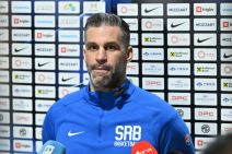 Dušan Alimpijević daje izjavu posle utakmice.