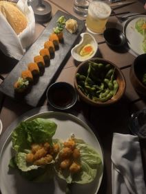 Sonja Vuksanović pozira u Dubaiju i jeku bombaških napada (4).png