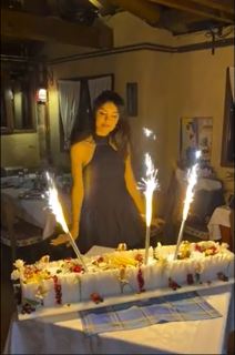 Sloboda Mićalović zapevala na rođendanu sestre Dragane Oduvala hit Lepe Brene (3).png