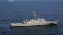 Iranska fregata IRIS Dena.jpg