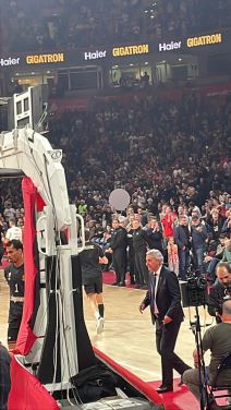 Ovacije za Svetislava Pešića u Areni (4).jpg