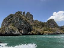 Srpski turisti zaglavljeni na Tajlandu zbog rata na Bliskom istoku (4).jpg