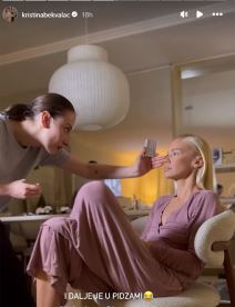 Nataša Bekvalac u pidžami (2).jpg