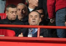 Rasim Ljajić sedi u loži na meču FK Vojvodina - FK Partizan.