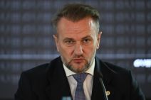 Ostoja Mijailović krupan kadar.