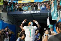 Tua Tagovailoa (4).jpg