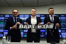 Srđan Blagojević sa rukovodstvom Partizana.