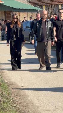 Aleksandra Prijovic stigla kod Darka Lazica Drustvo joj pravi Boban Rajovic (4).jpg