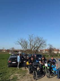 Velika kolona bajkera stigla na mesto gde ce pocivati brat Darka Lazica (1).jpg