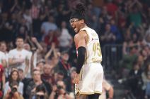 Čima Moneke slavi koš na Zvezda Fenerbahče