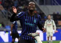 Napadač Intera Anž-Joan Boni žali zbog promašaja na utakmici Inter Atalanta