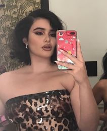 Barbi Ferera (8).jpg