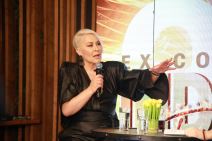 Indira Colonia o bivšem kom se vratila posle razvoda i lažnim suzama kolega