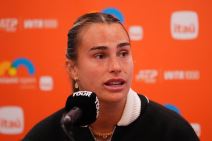Arina Sabalenka daje izjavu.