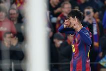 Fudbaler Barselone Mark Bernal slavi gol