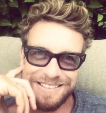 Sajmon Bejker (2).jpg