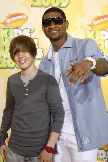 Džastin Biber Ašer (3).jpg