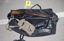 Oružje pronađeno u automobilu (1).jpg