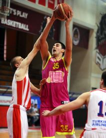 Goga Bitadze u dresu Mege (2).JPG