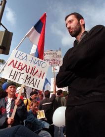 Vlade Divac na demonstracijama.