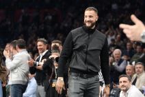 Žofri Lovernj pred Grobrima u Areni