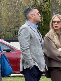 Madžgaljeva sestra Ljubica stigla na desetogodišnji pomen glumcu (1).jpg