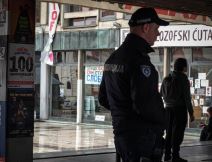 Plato ispred Filozofskog fakulteta (2).jpg