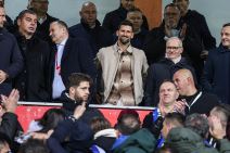 Novak Đoković gleda BiH - Italija (4).jpg