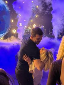 Anđelku Žugić muž ne ispušta Ljube se i igraju na koncertu Jakova Jozinovića