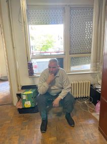 Kristijan Golubović pomaže dečku Stele Savić (2).jpg