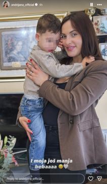 Naša pevačica Andrijana Radonjić u Hrvatskoj slavi Uskrs sa mužem i decom