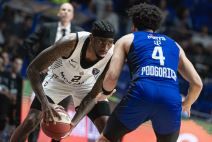 Šejk Milton u napadu na utakmici Budućnost Partizan