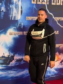 Baka Prase iznenadio sve na premijeri filma (2).jpg