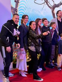 Baka Prase iznenadio sve na premijeri filma (7).jpg