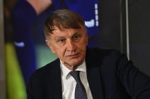 Ranko Stojić u odelu.